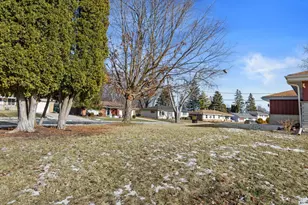 N91W17639 St Regis Dr, Menomonee Falls, WI 53051 - Photo 33