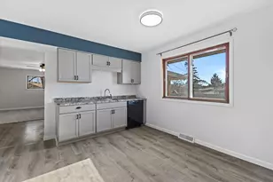 N91W17639 St Regis Dr, Menomonee Falls, WI 53051 - Photo 15