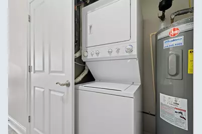 1915 N Water St #408, Milwaukee, WI 53202 - Photo 17