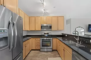 1915 N Water St, Milwaukee, WI 53202 - Photo 9