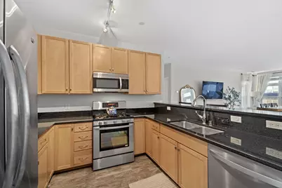 1915 N Water St #408, Milwaukee, WI 53202 - Photo 7