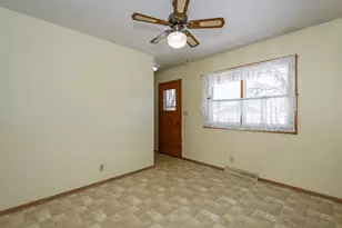 5034 S 20th St, Milwaukee, WI 53221 - Photo 7