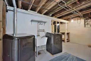 2178 S 84th St, West Allis, WI 53227 - Photo 19