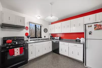 9206 N 70th St #3, Milwaukee, WI 53223 - Photo 11