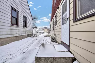 4853 N 90th St, Milwaukee, WI 53225 - Photo 17