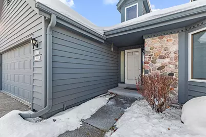 W179N9885  Riversbend Cir, Germantown, WI 53022 - Photo 3