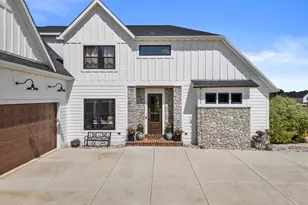 S53W26764 Gemstone Ct, Waukesha, WI 53189 - Photo 13