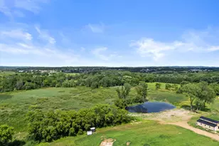 S53W26764 Gemstone Ct, Waukesha, WI 53189 - Photo 17