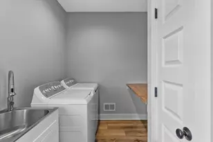 S53W26764 Gemstone Ct, Waukesha, WI 53189 - Photo 27