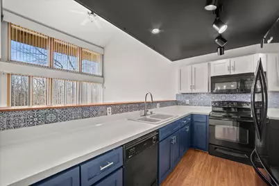 N89W16327  Main St #A7, Menomonee Falls, WI 53051 - Photo 11