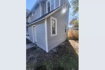 512 E Main St, Waukesha, WI 53186 - Photo 9