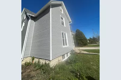 512 E Main St, Waukesha, WI 53186 - Photo 3