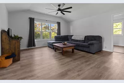 2321  Marshall Sq, Racine, WI 53139 - Photo 9