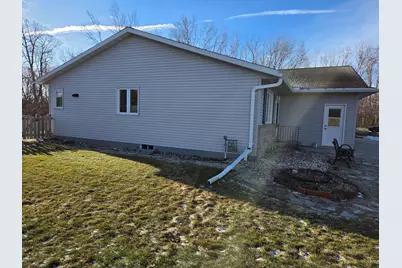 2209  Virginia Dr, Manitowoc, WI 54220 - Photo 3