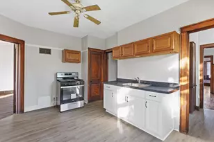 2403 N 49th St, Milwaukee, WI 53210 - Photo 27