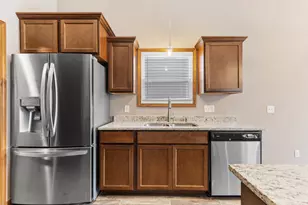 6441 Kingsview Dr, Racine, WI 53406 - Photo 13