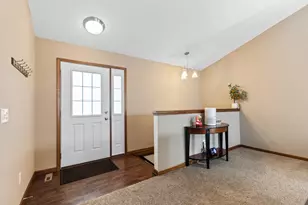 6441 Kingsview Dr, Racine, WI 53406 - Photo 19