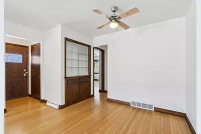 860  Anthony Ln, Brookfield, WI 53045 - Photo 11