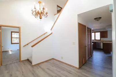 28609  Martha Ct, Racine, WI 53185 - Photo 3