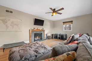 W341N6716 Lancelot Dr, Oconomowoc, WI 53066 - Photo 11