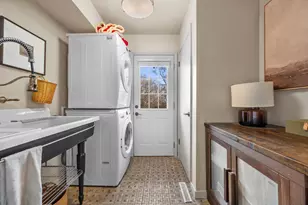 W341N6716 Lancelot Dr, Oconomowoc, WI 53066 - Photo 13