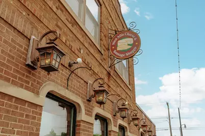 2013 S 77th St, West Allis, WI 53219 - Photo 31