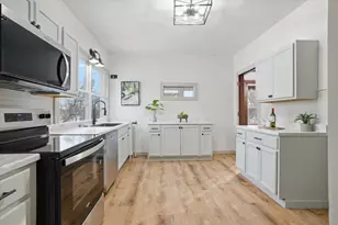 319 W Linden Dr, Jefferson, WI 53549 - Photo 5