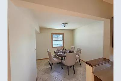 4127 S 89th St, Greenfield, WI 53228 - Photo 7