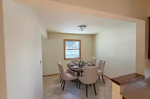 4127 S 89th St, Greenfield, WI 53228 - Photo 7