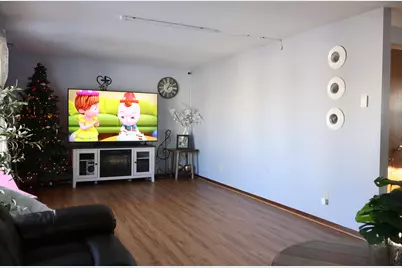 215 S Prospect Cir, Shawano, WI 54166 - Photo 5