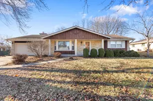 7975 S Wynbrook Ct, Oak Creek, WI 53154 - Photo 1