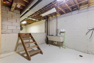 7975 S Wynbrook Ct, Oak Creek, WI 53154 - Photo 23