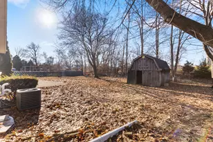 7975 S Wynbrook Ct, Oak Creek, WI 53154 - Photo 27