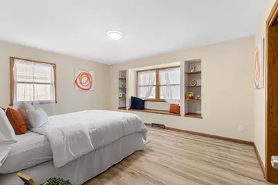 7975 S Wynbrook Ct, Oak Creek, WI 53154 - Photo 11