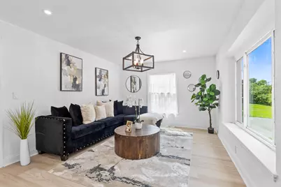 550 N Riverside Dr, Saukville, WI 53080 - Photo 7