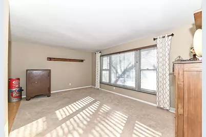 2710  Lander Ln, Waukesha, WI 53188 - Photo 5