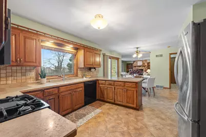 6585 N Range Line Rd, Glendale, WI 53209 - Photo 7