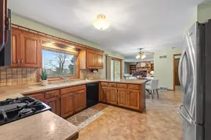 6585 N Range Line Rd, Glendale, WI 53209 - Photo 7