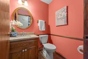 6585 N Range Line Rd, Glendale, WI 53209 - Photo 13