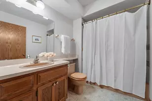 6585 N Range Line Rd, Glendale, WI 53209 - Photo 21