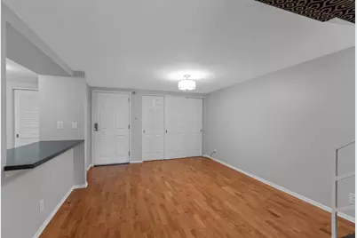 270 E Highland Ave #1021, Milwaukee, WI 53202 - Photo 17