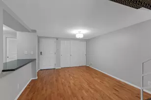 270 E Highland Ave, Milwaukee, WI 53202 - Photo 17