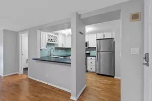 270 E Highland Ave, Milwaukee, WI 53202 - Photo 13