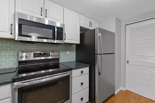 270 E Highland Ave, Milwaukee, WI 53202 - Photo 15