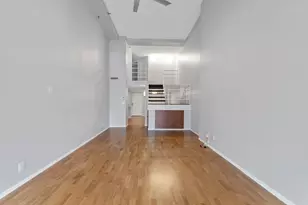 270 E Highland Ave, Milwaukee, WI 53202 - Photo 21