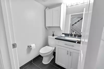 270 E Highland Ave #1021, Milwaukee, WI 53202 - Photo 9