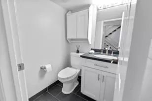 270 E Highland Ave, Milwaukee, WI 53202 - Photo 9