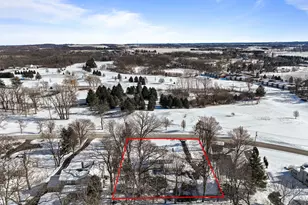 1076 Shabbona Dr, Fontana, WI 53125 - Photo 109