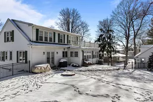 1076 Shabbona Dr, Fontana, WI 53125 - Photo 107