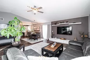 114 Manor Ct, Slinger, WI 53086 - Photo 9